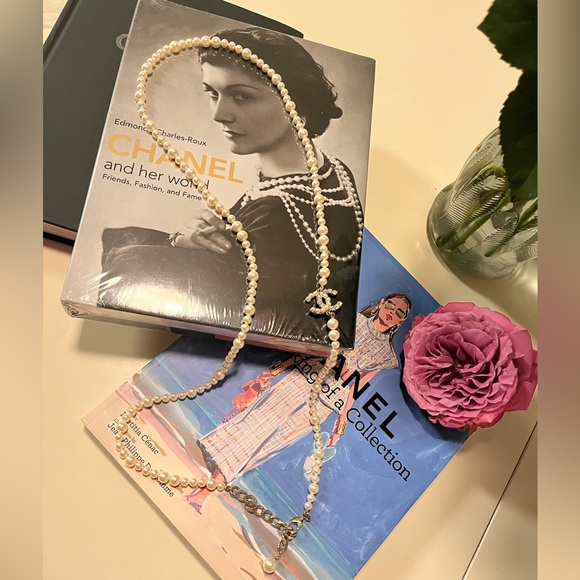 ❌SOLD❌AUTHENTIC CHANEL CLASSIC PEARL LONG CC NECKLACE! - Picture 4 of 11